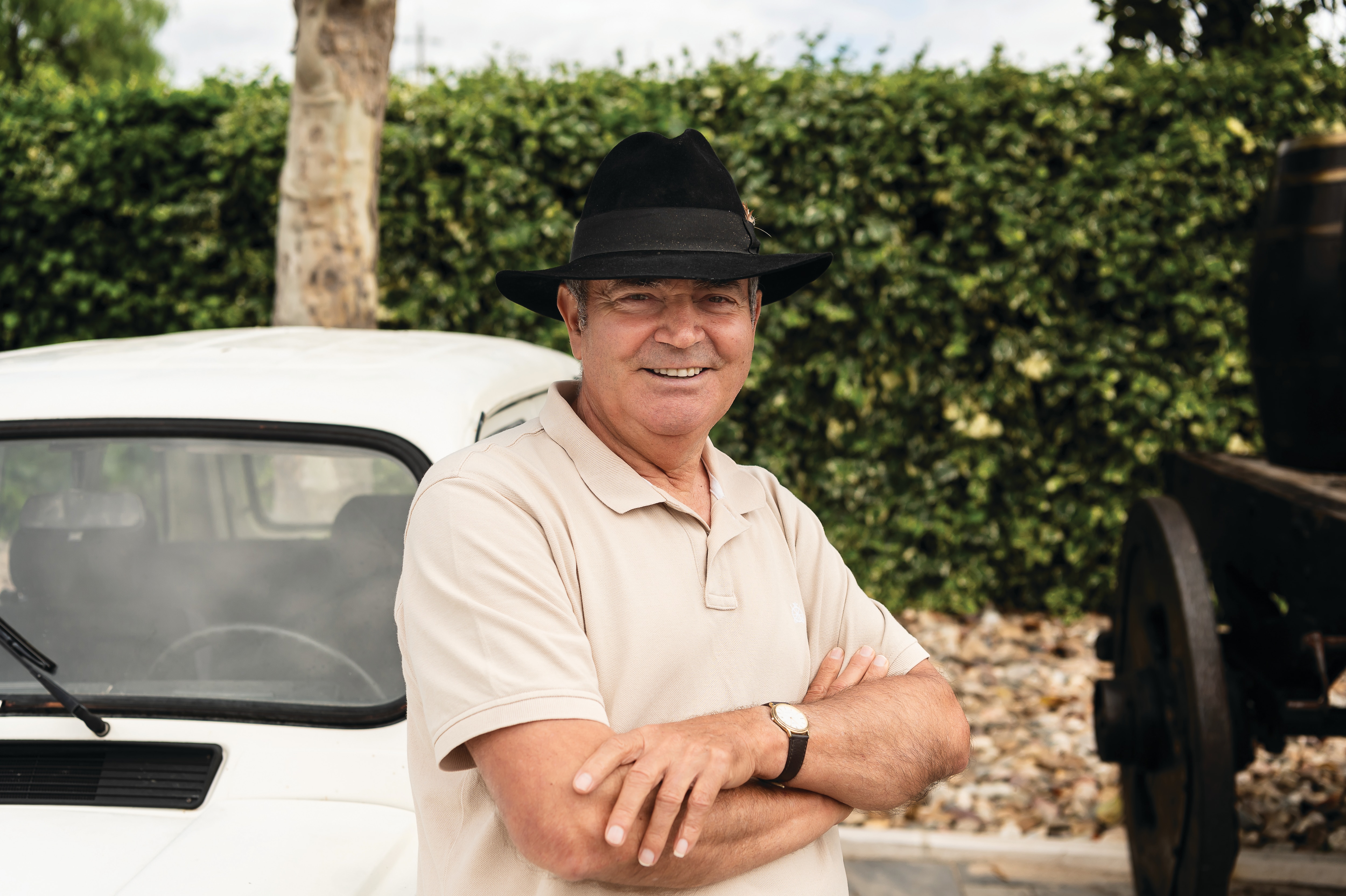 António